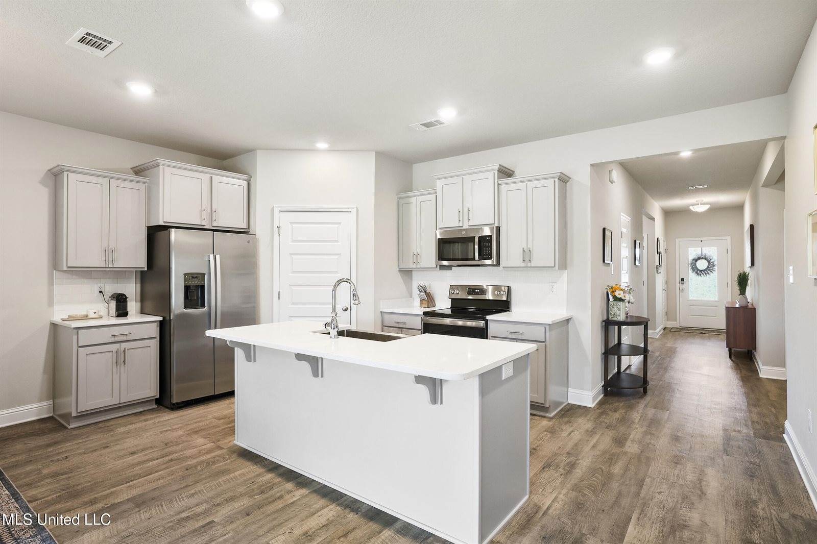 7380 Shearwater Way, Ocean Springs, MS 39564