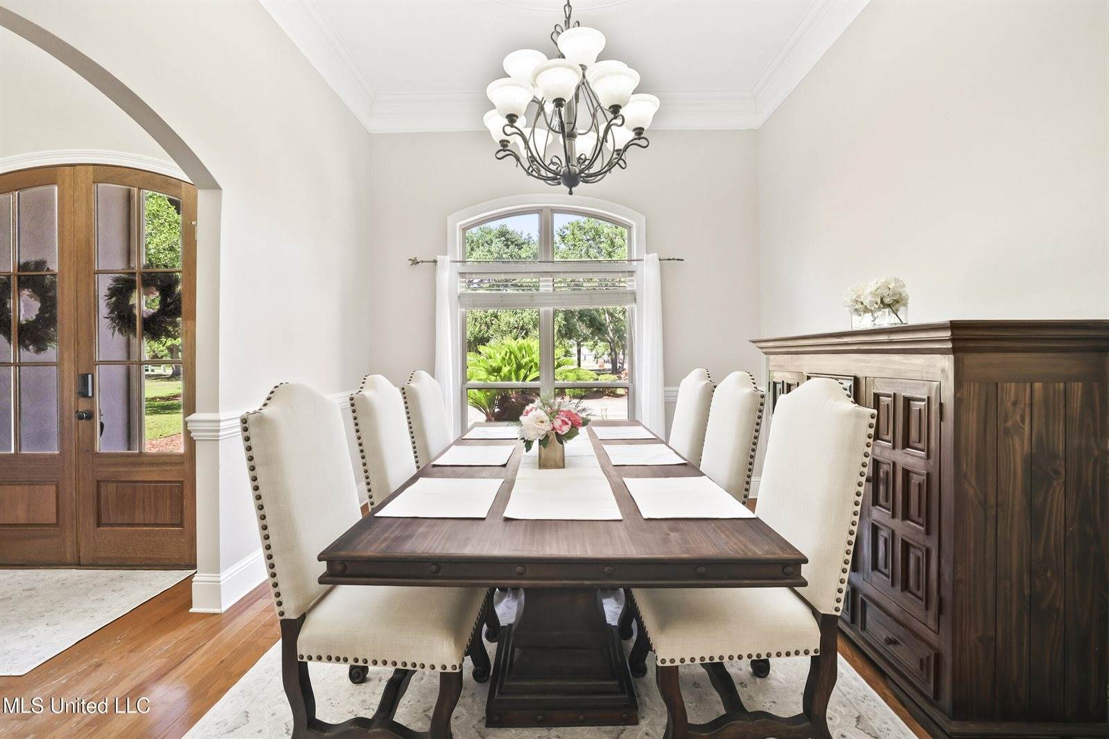 1914 Shelby Lane, Ocean Springs, MS 39564