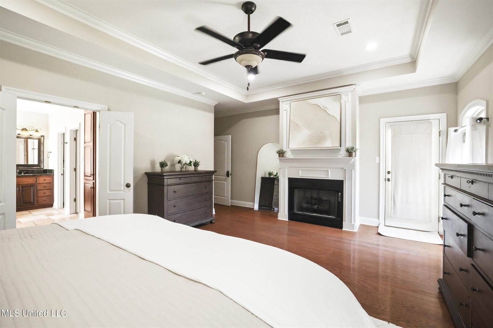 1914 Shelby Lane, Ocean Springs, MS 39564