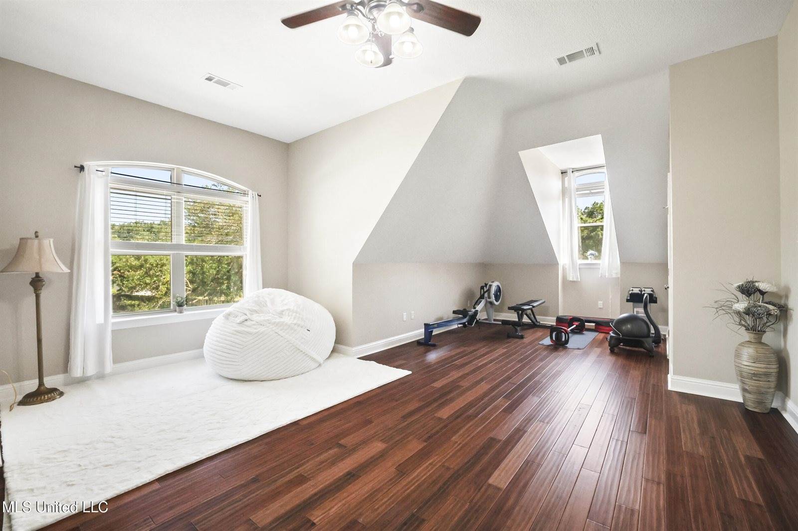 1914 Shelby Lane, Ocean Springs, MS 39564