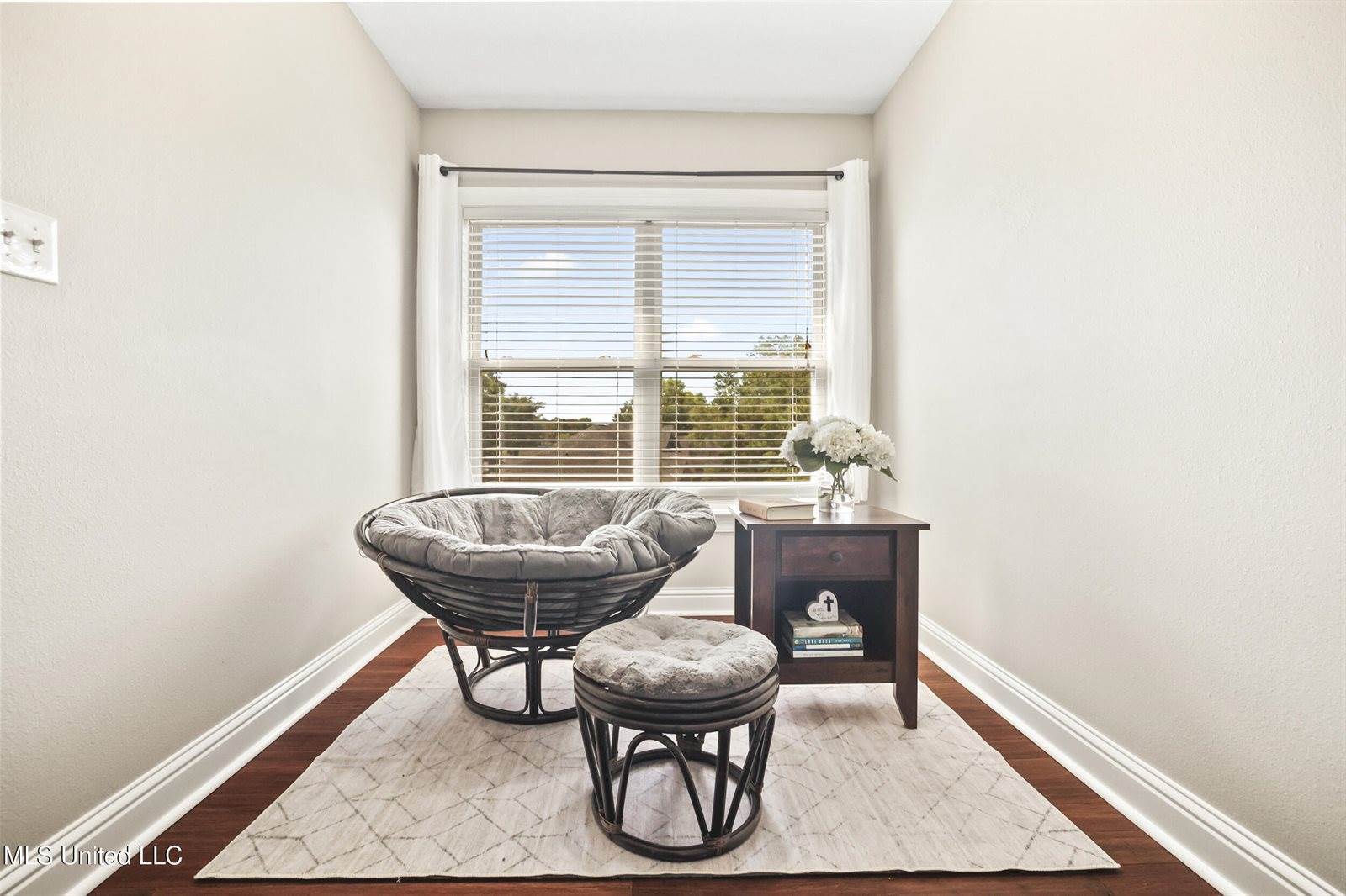 1914 Shelby Lane, Ocean Springs, MS 39564