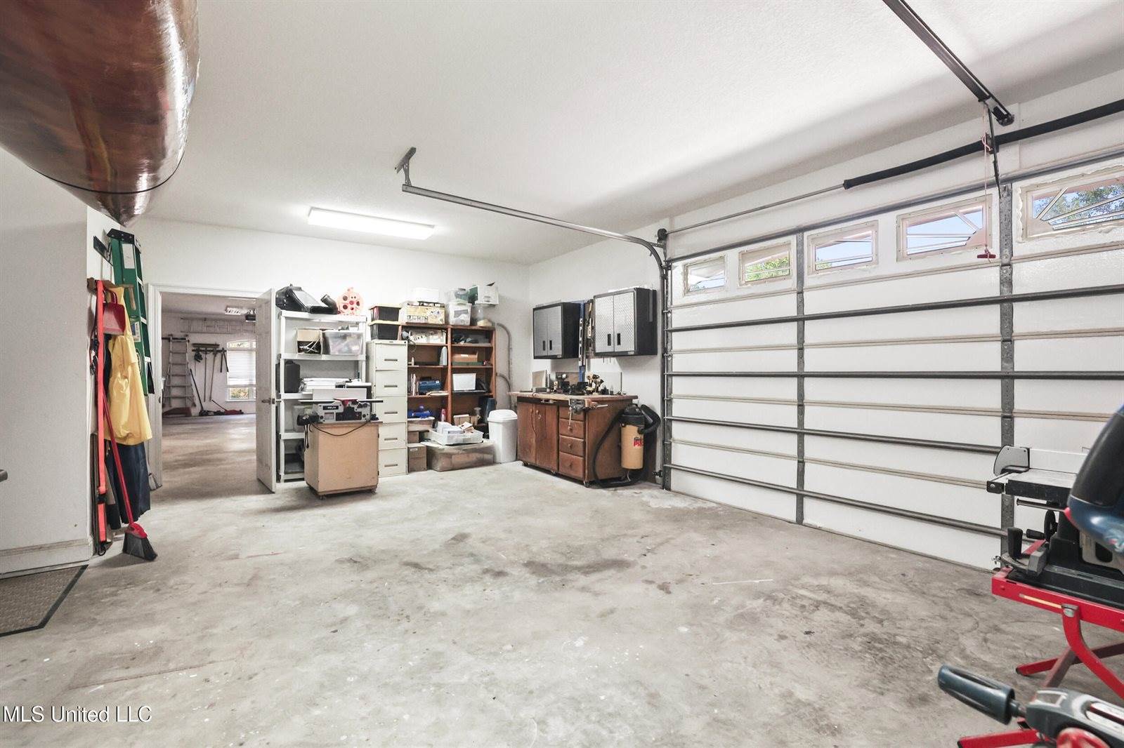 1914 Shelby Lane, Ocean Springs, MS 39564