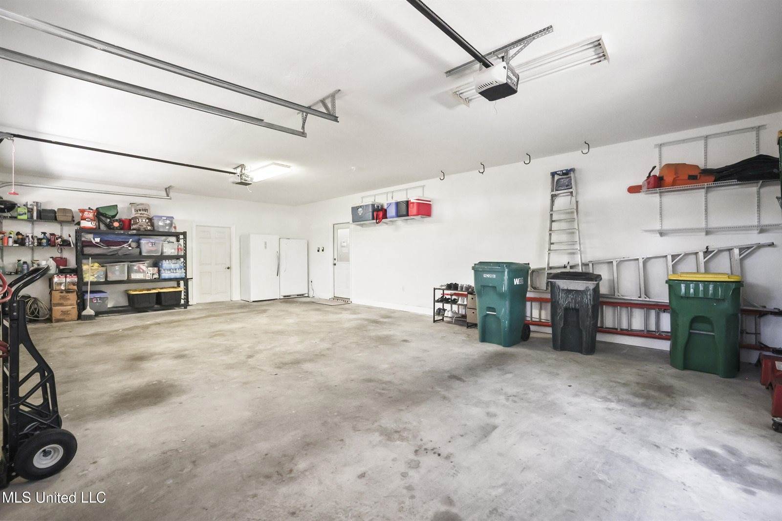 1914 Shelby Lane, Ocean Springs, MS 39564