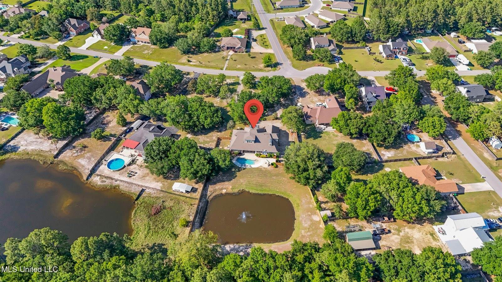 1914 Shelby Lane, Ocean Springs, MS 39564