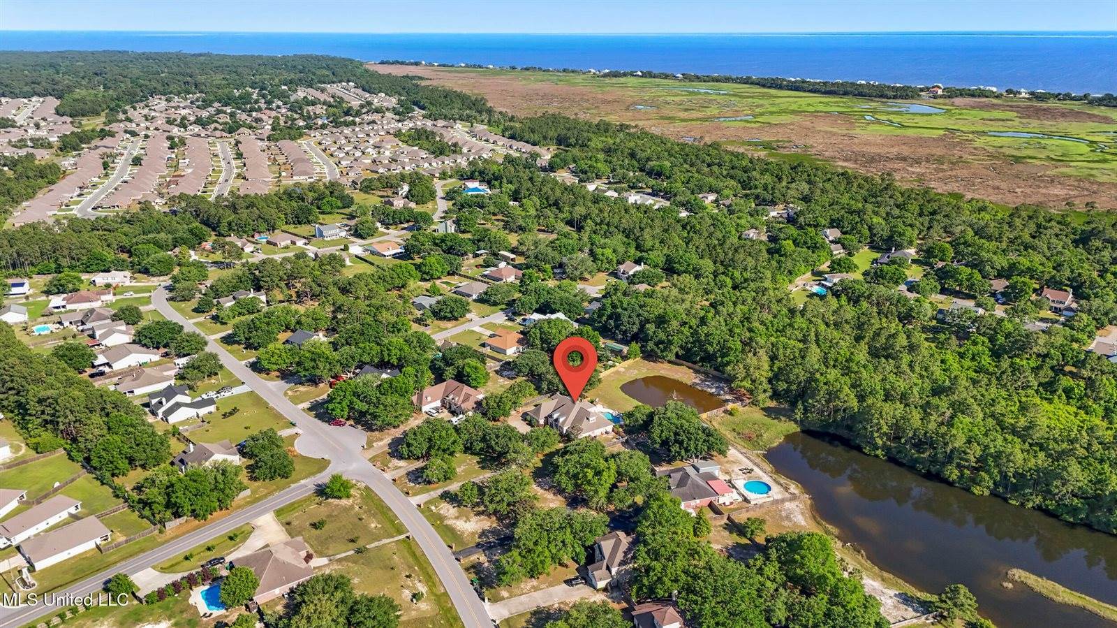 1914 Shelby Lane, Ocean Springs, MS 39564