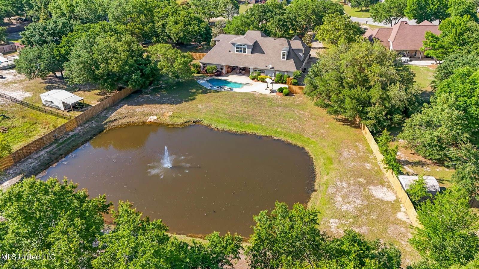 1914 Shelby Lane, Ocean Springs, MS 39564