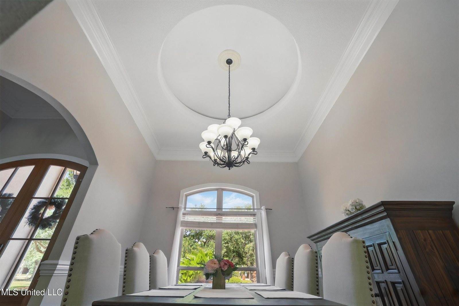 1914 Shelby Lane, Ocean Springs, MS 39564