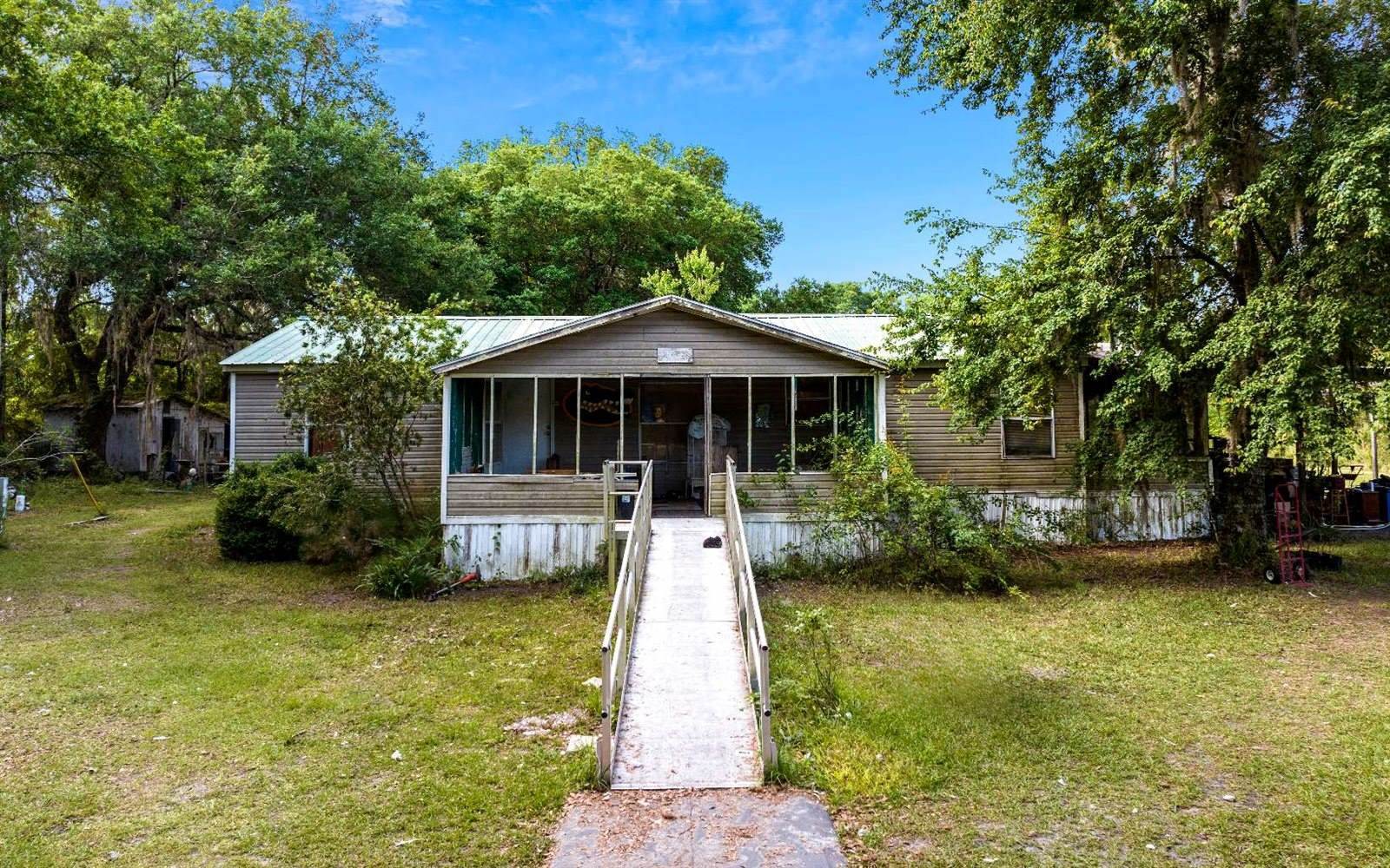 1216 SE Myrtis Road, Lake City, FL 32024