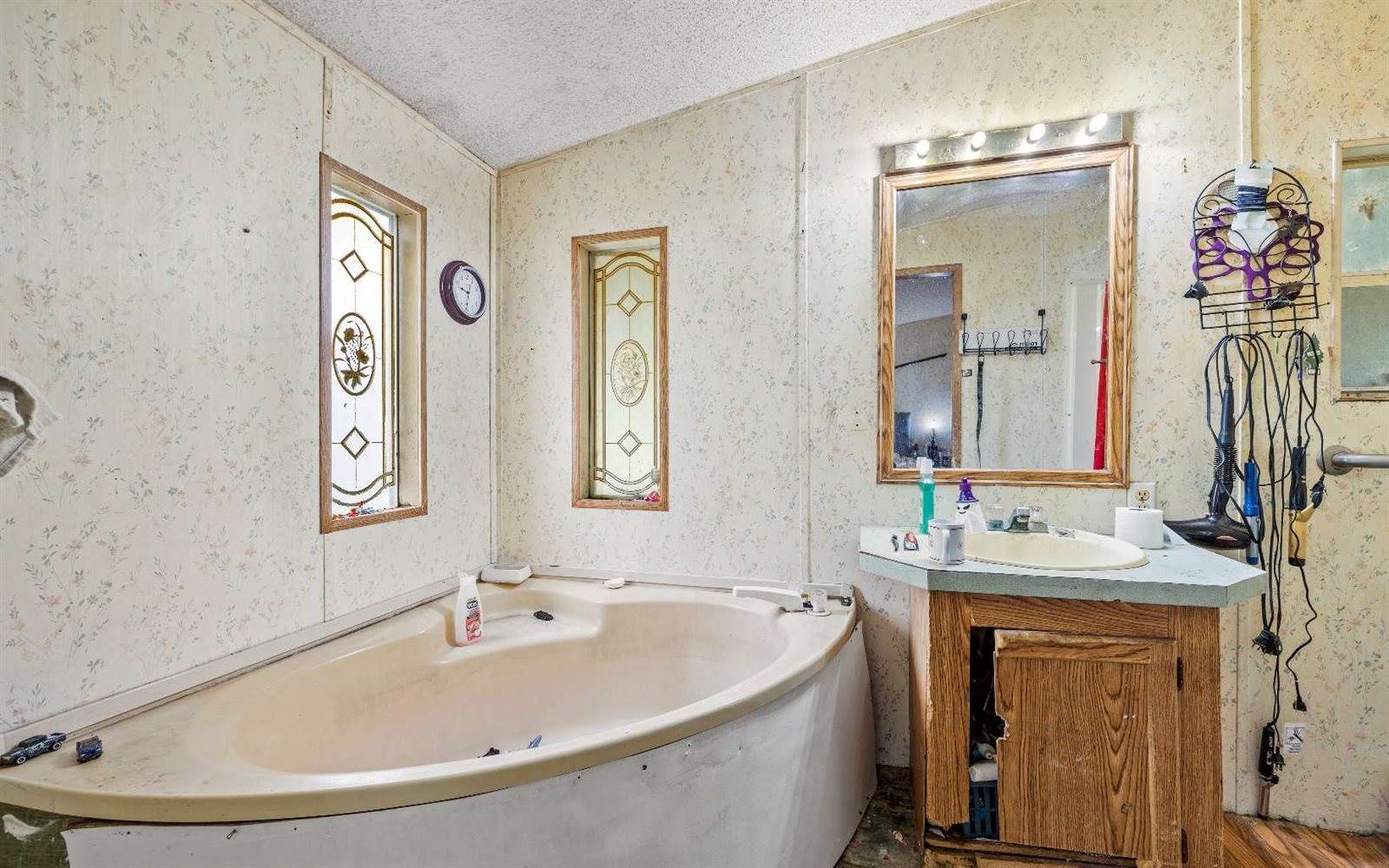 1216 SE Myrtis Road, Lake City, FL 32024