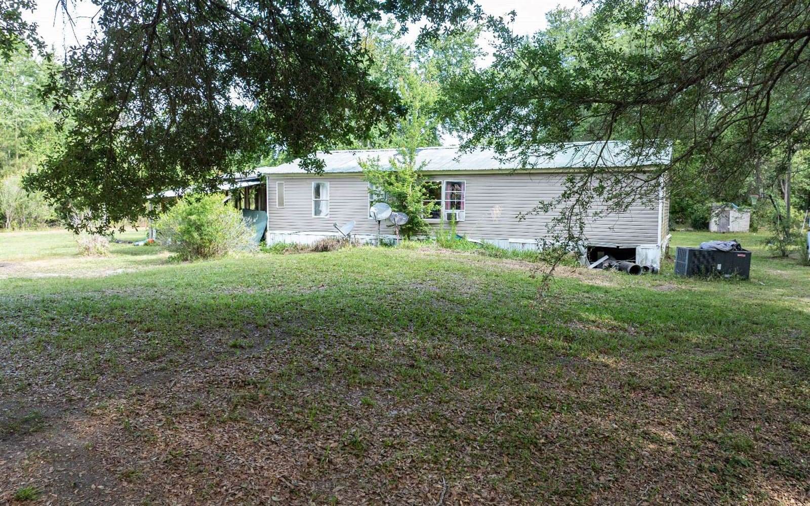 1216 SE Myrtis Road, Lake City, FL 32024