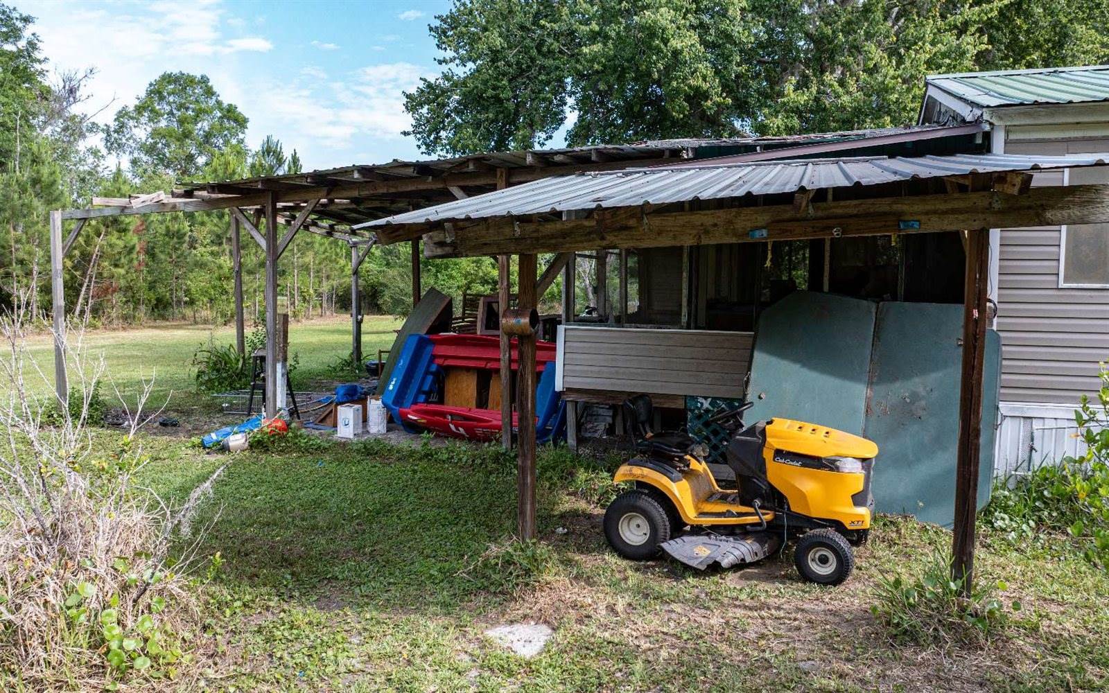 1216 SE Myrtis Road, Lake City, FL 32024