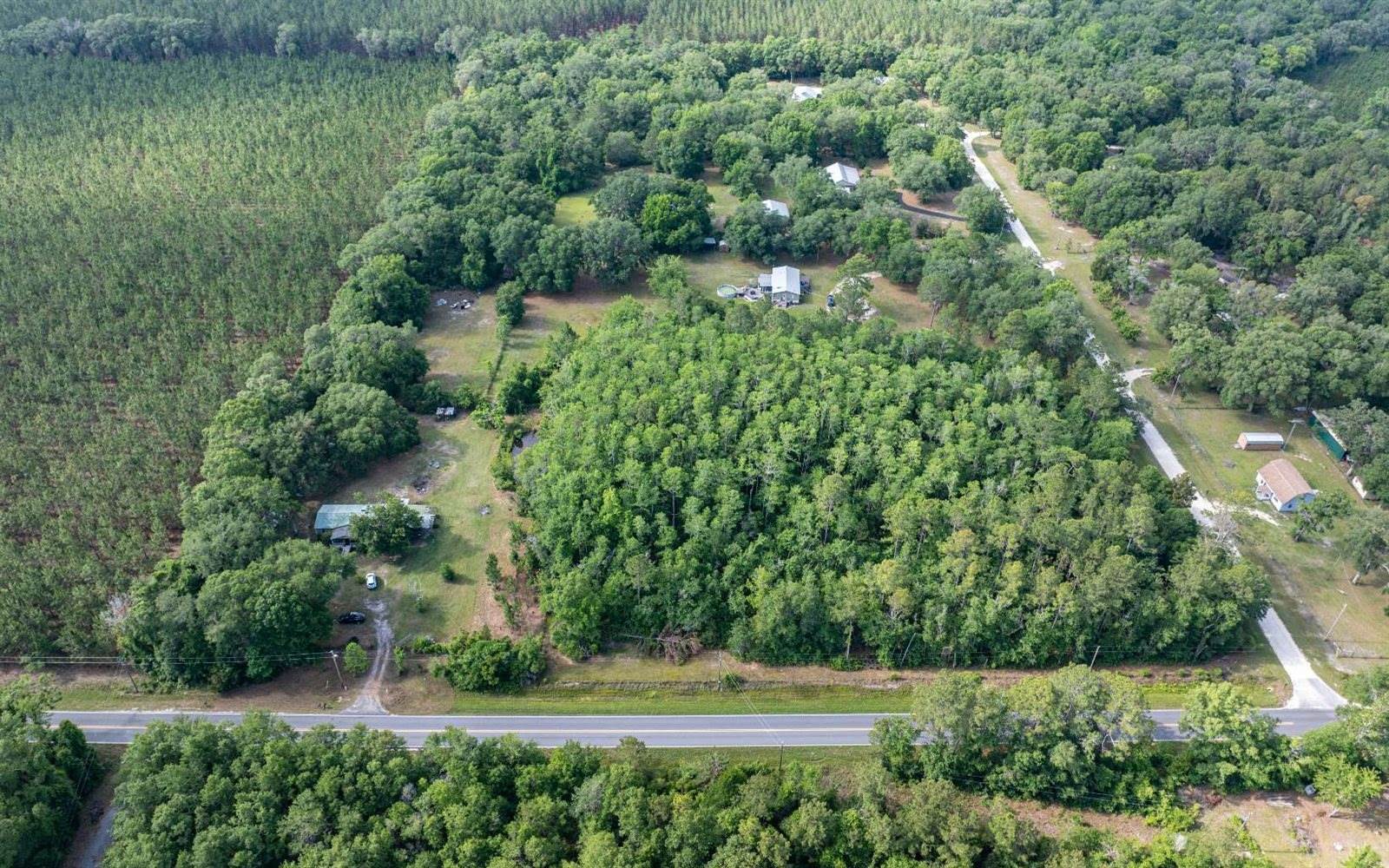 1216 SE Myrtis Road, Lake City, FL 32024