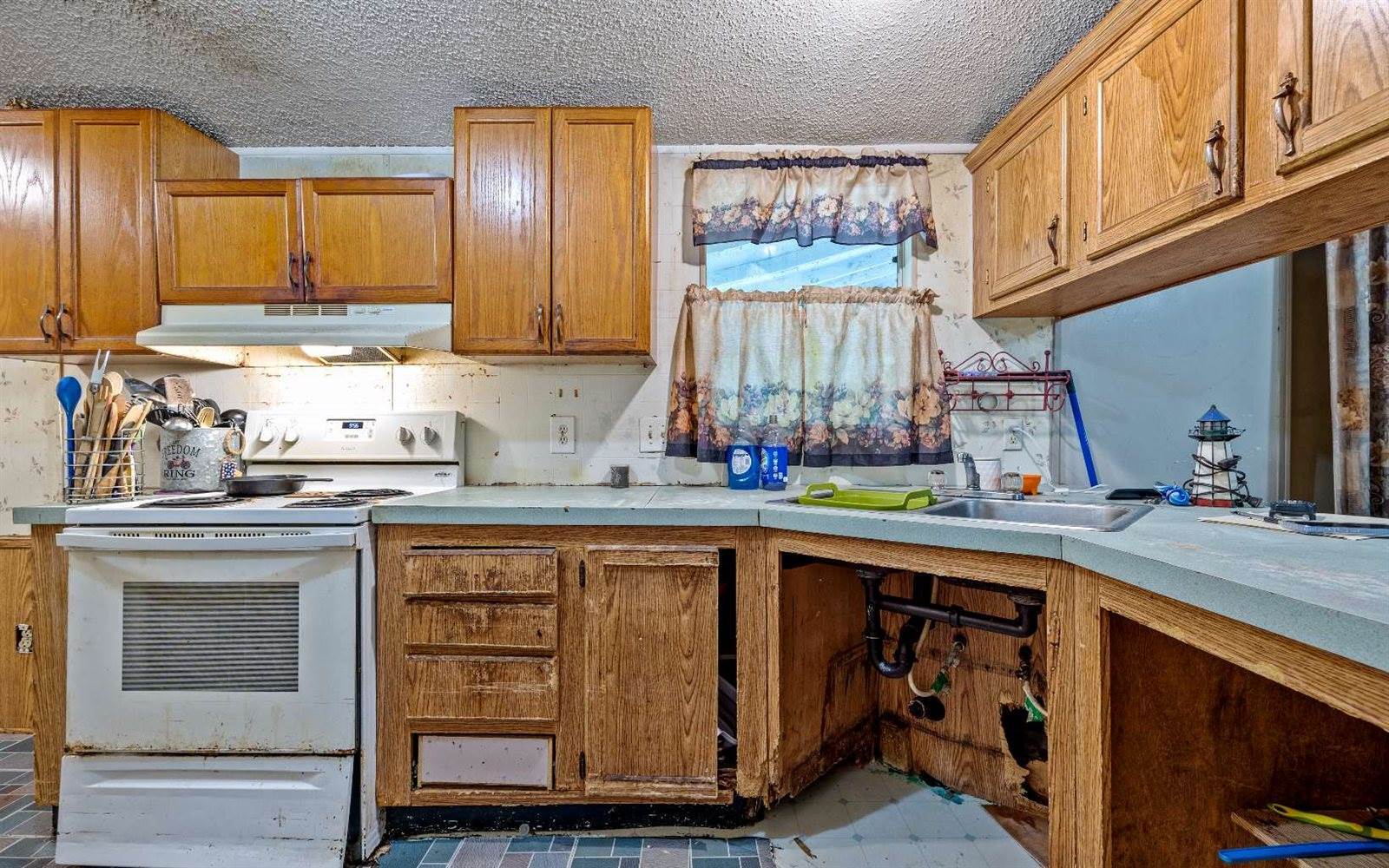 1216 SE Myrtis Road, Lake City, FL 32024