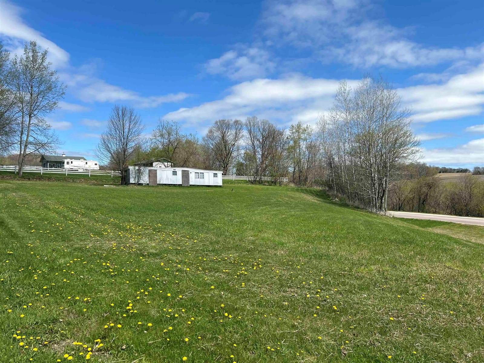 E17486 Pesik Dr, Hillsboro, WI 54634