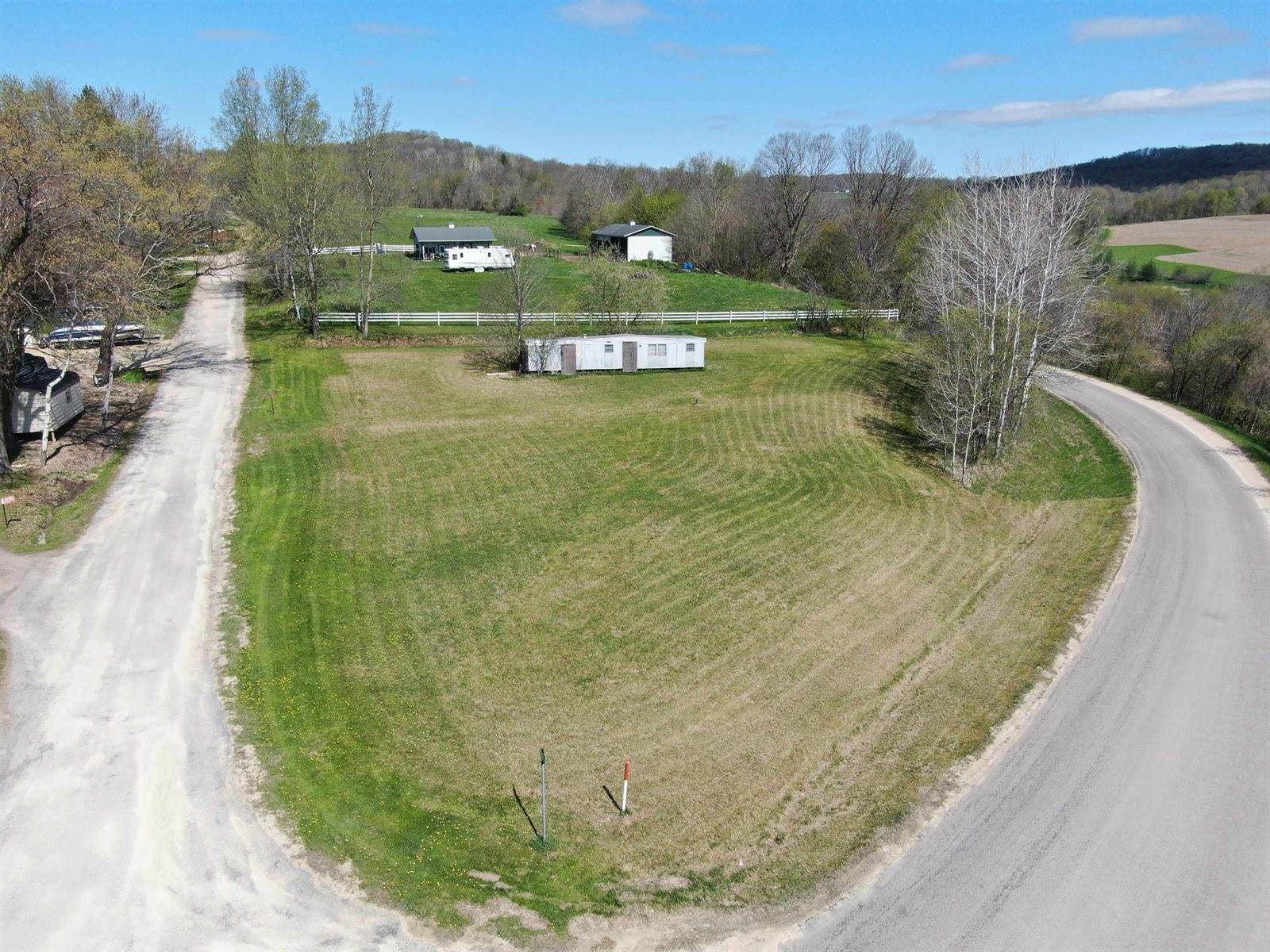 E17486 Pesik Dr, Hillsboro, WI 54634