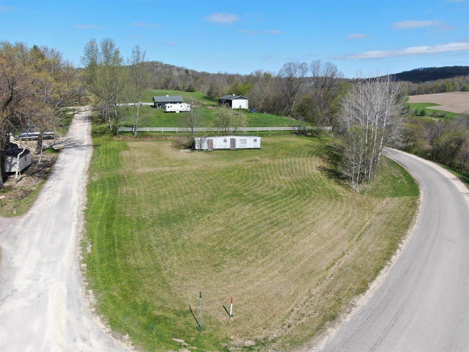 E17486 Pesik Dr, Hillsboro, WI 54634