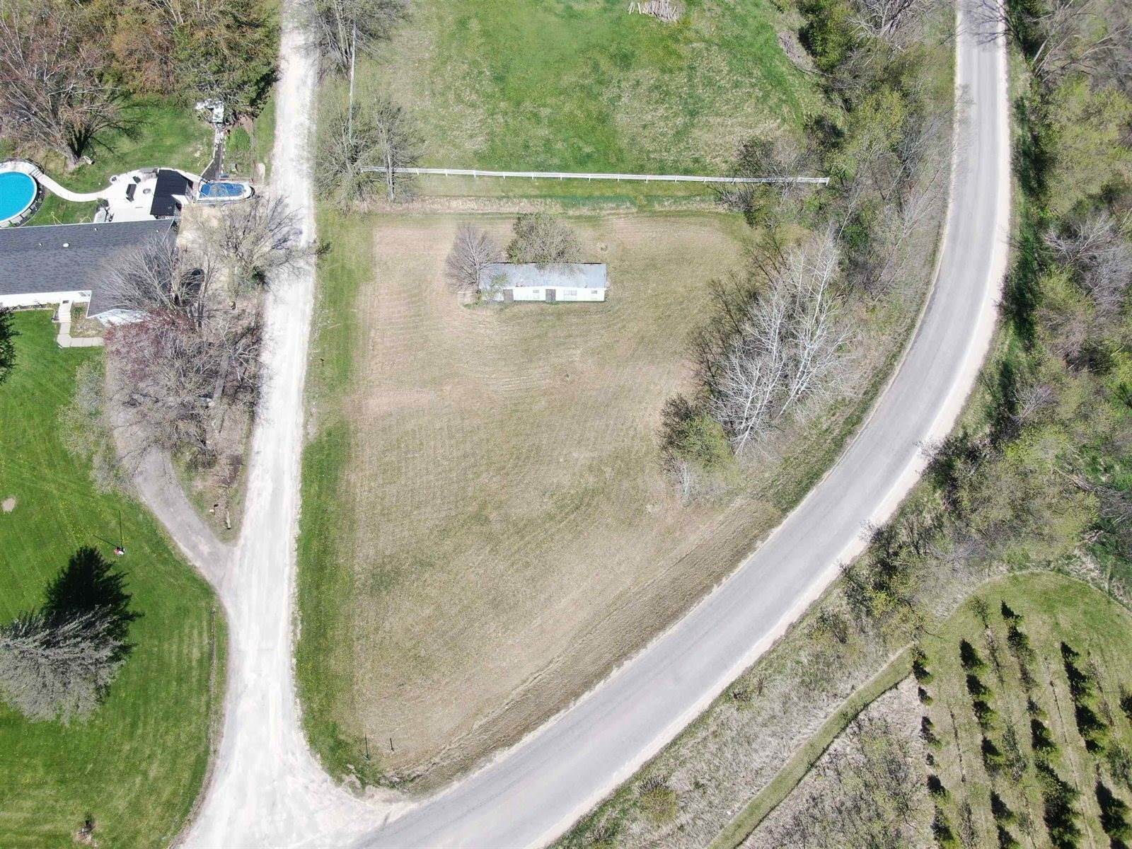 E17486 Pesik Dr, Hillsboro, WI 54634