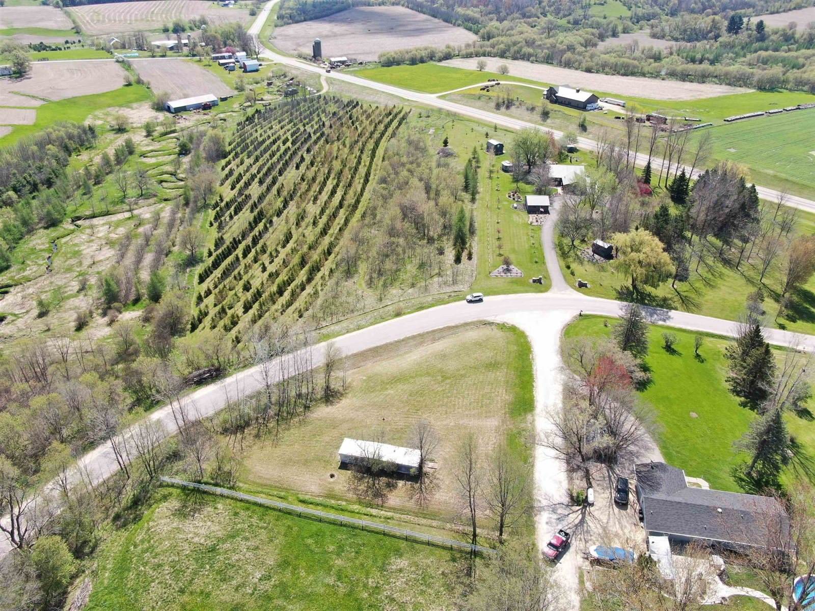 E17486 Pesik Dr, Hillsboro, WI 54634