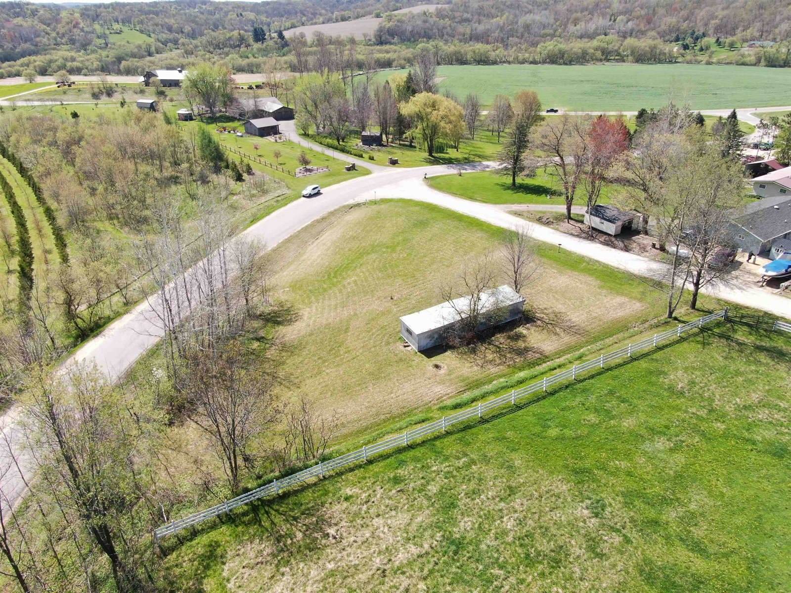 E17486 Pesik Dr, Hillsboro, WI 54634