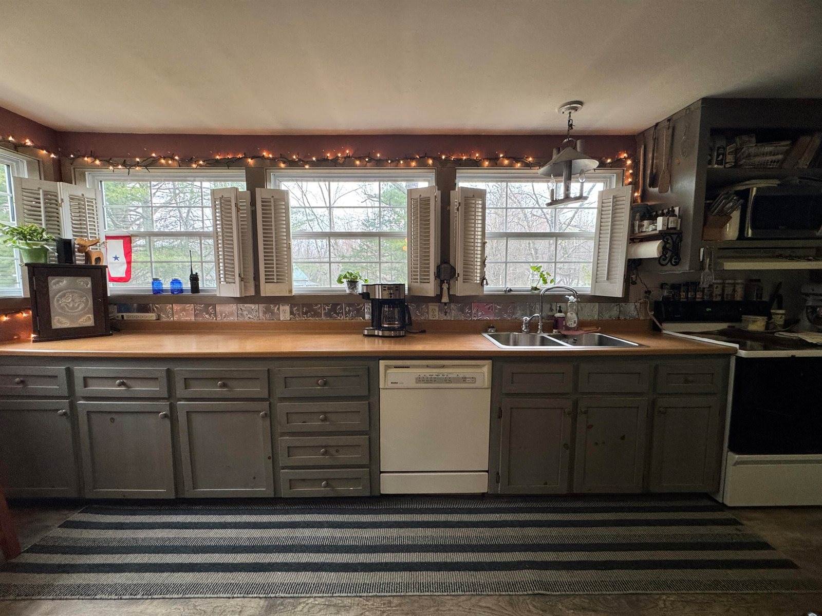 7 Howard Siding Lane, Abbot, ME 04406