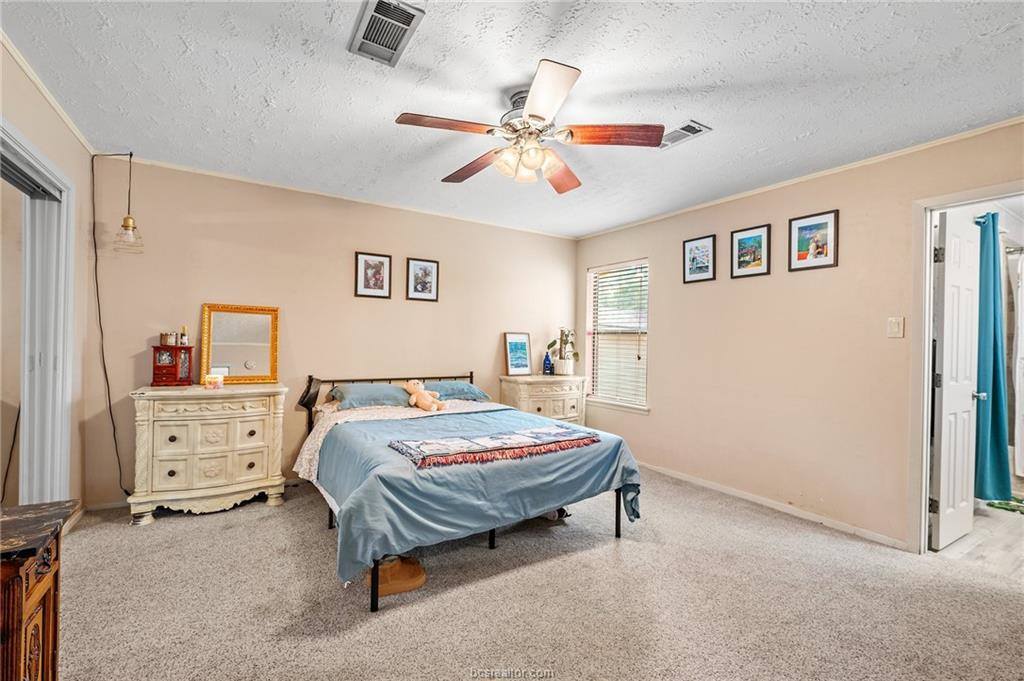 2503 Westwood Main Drive, Bryan, TX 77807