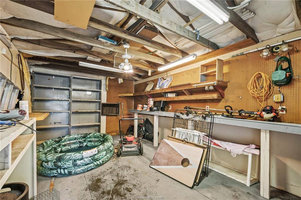 2503 Westwood Main Drive, Bryan, TX 77807