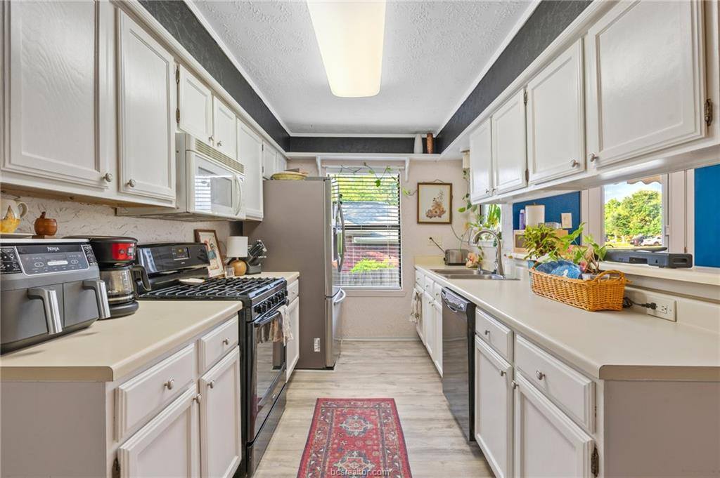 2503 Westwood Main Drive, Bryan, TX 77807