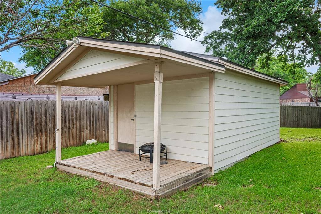 2503 Westwood Main Drive, Bryan, TX 77807