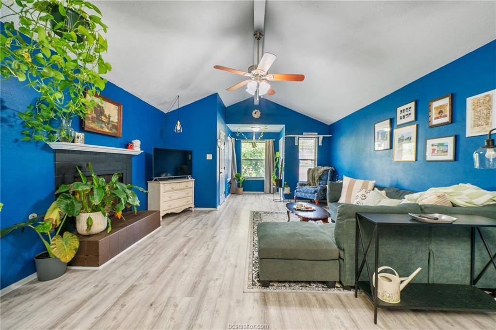 2503 Westwood Main Drive, Bryan, TX 77807