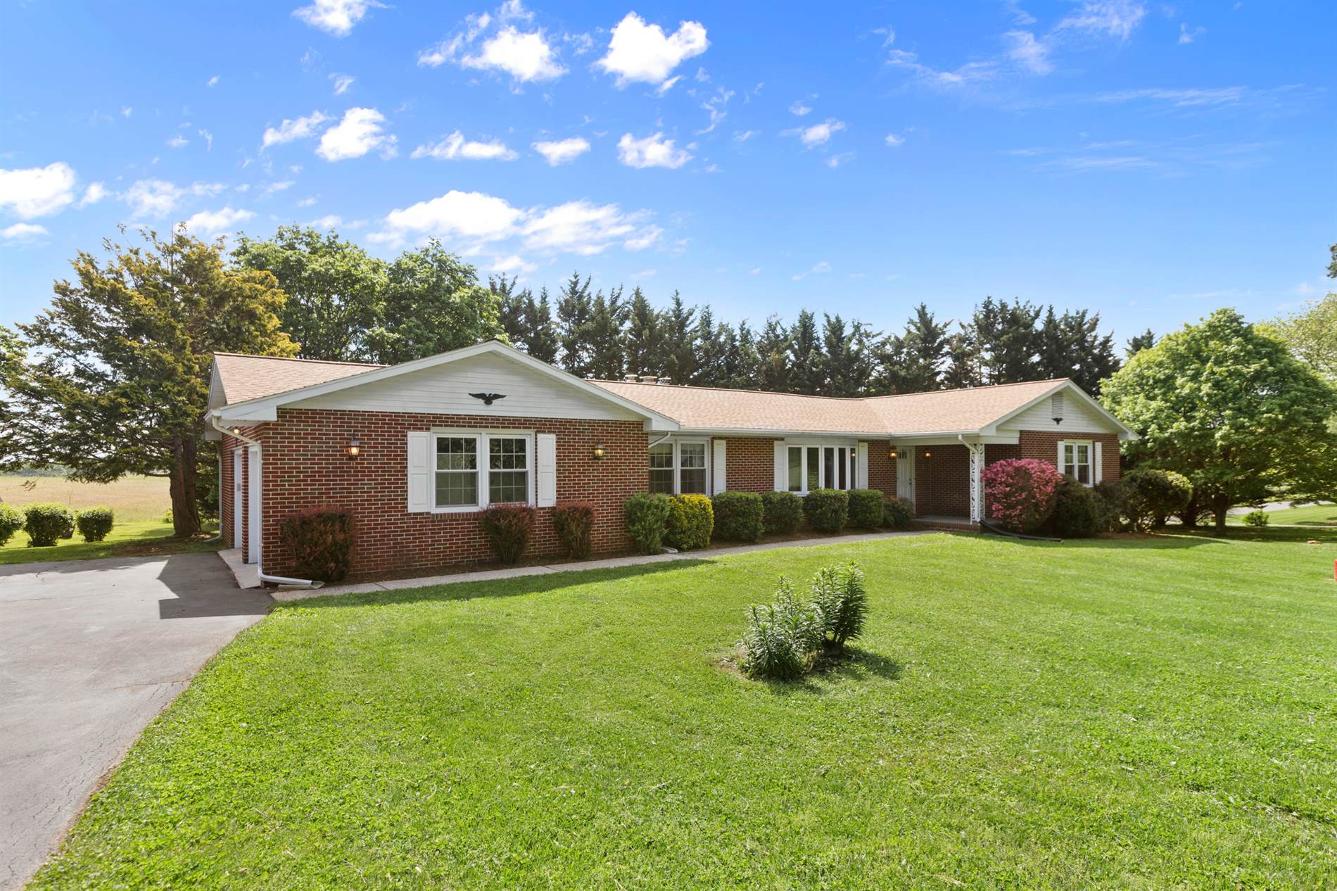 911 Lee Ave, Sykesville, MD 21784