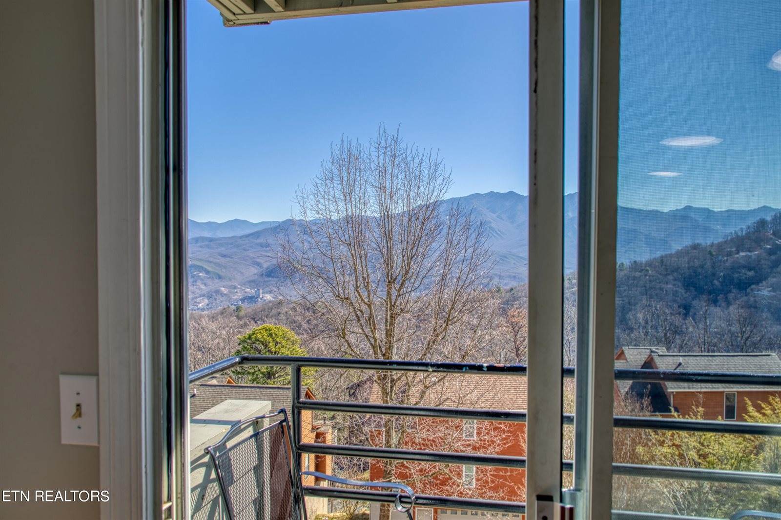 1260 Ski View Drive, Gatlinburg, TN 37738
