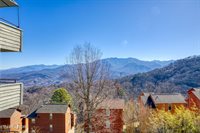 1260 Ski View Drive, Gatlinburg, TN 37738