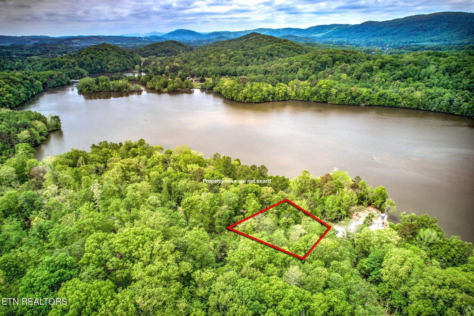 126 & 130 Lake View Drive, Harriman, TN 37748