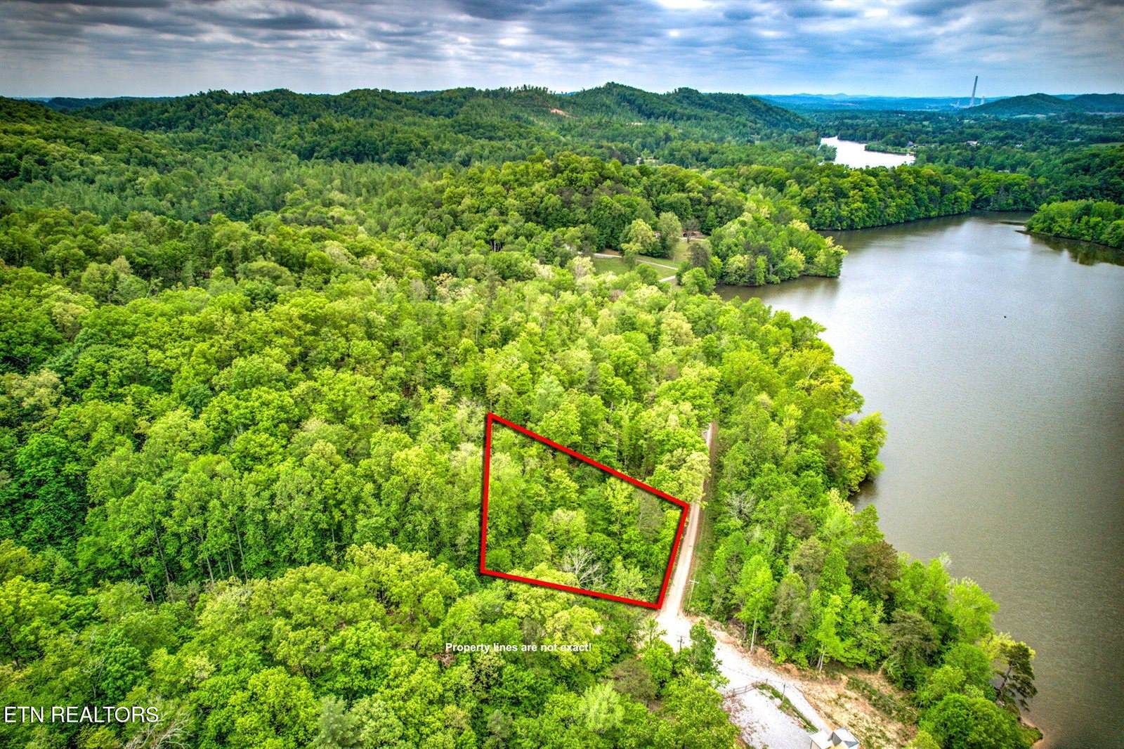 126 & 130 Lake View Drive, Harriman, TN 37748