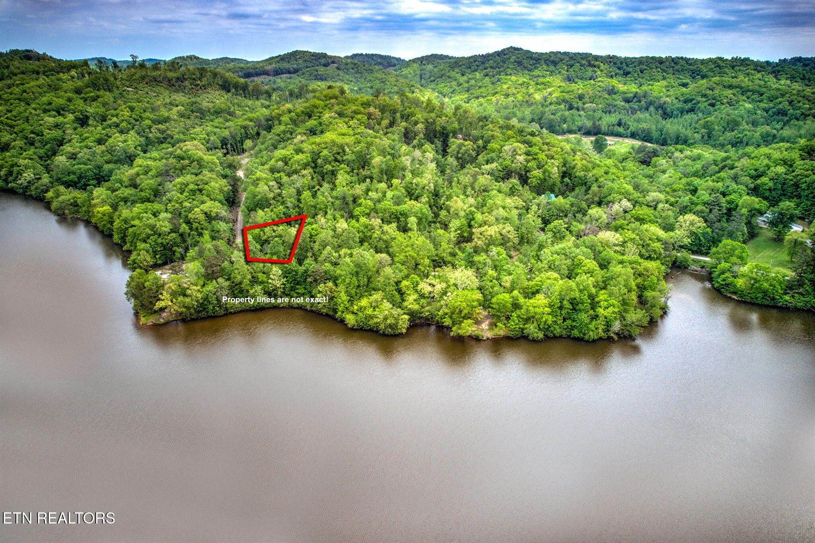 126 & 130 Lake View Drive, Harriman, TN 37748