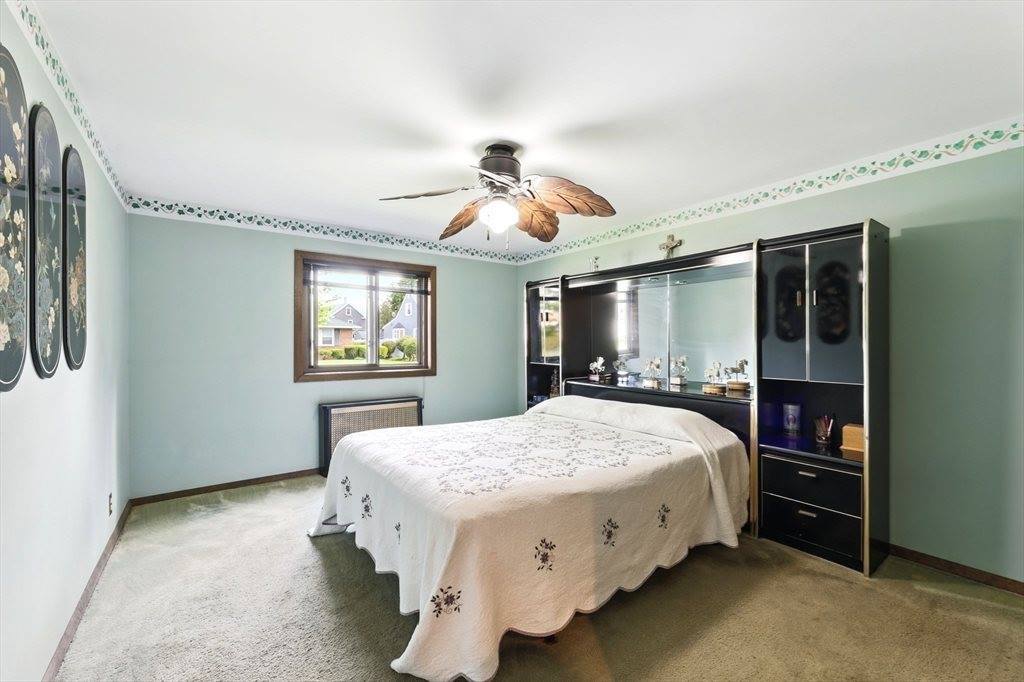 29 Goodhue Ave, Chicopee, MA 01020