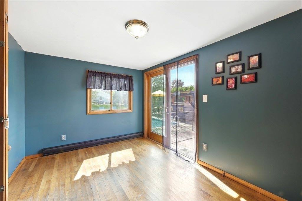 29 Goodhue Ave, Chicopee, MA 01020