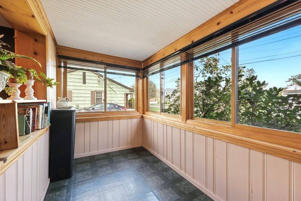 29 Goodhue Ave, Chicopee, MA 01020