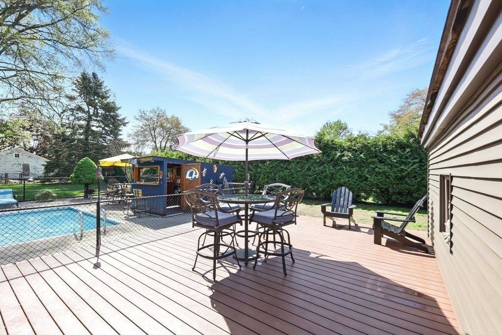 29 Goodhue Ave, Chicopee, MA 01020