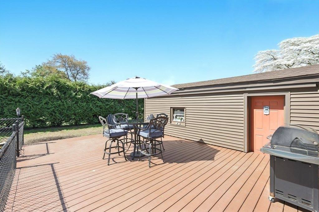 29 Goodhue Ave, Chicopee, MA 01020