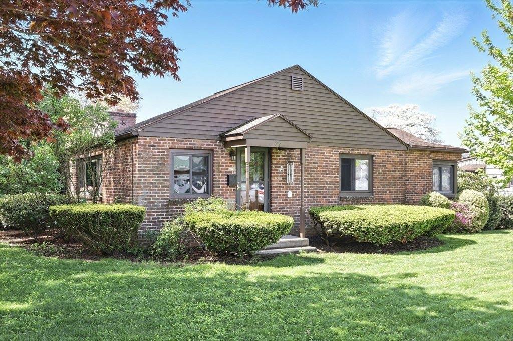 29 Goodhue Ave, Chicopee, MA 01020