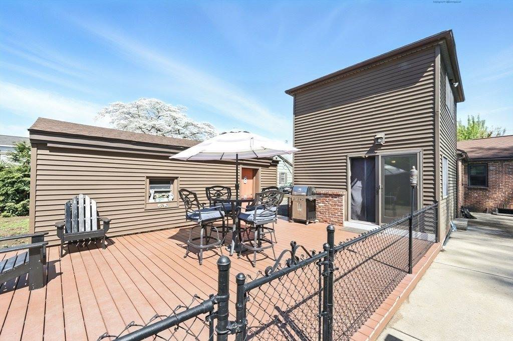 29 Goodhue Ave, Chicopee, MA 01020