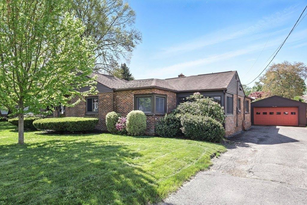 29 Goodhue Ave, Chicopee, MA 01020