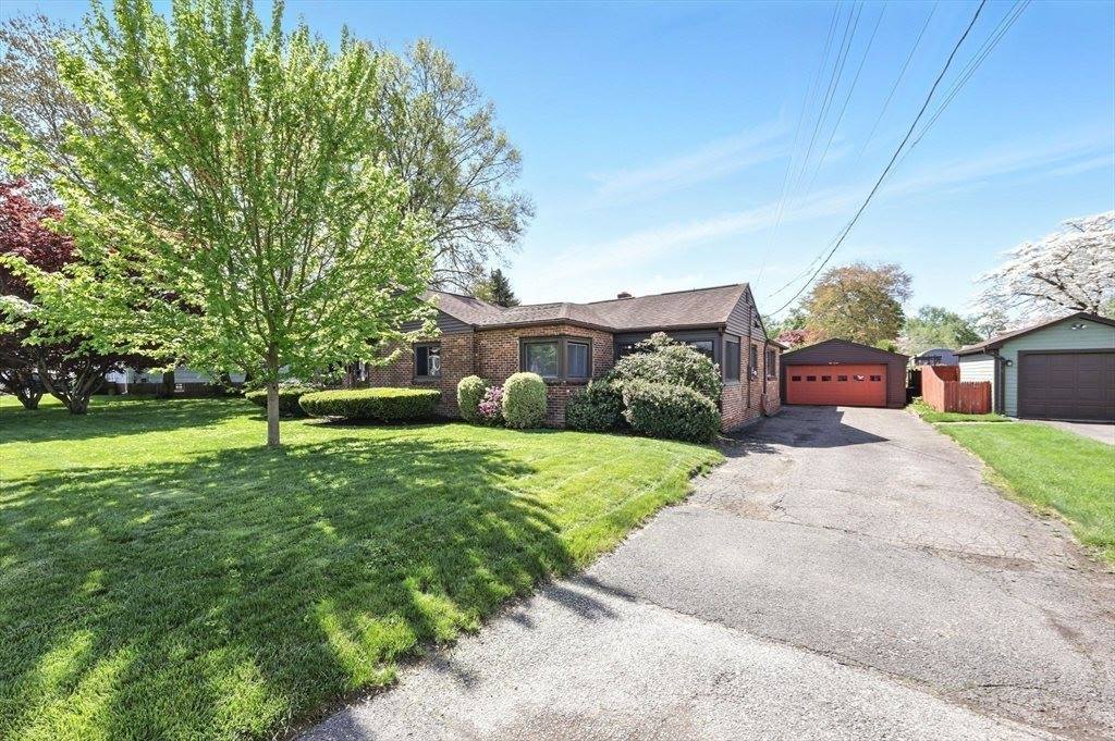 29 Goodhue Ave, Chicopee, MA 01020