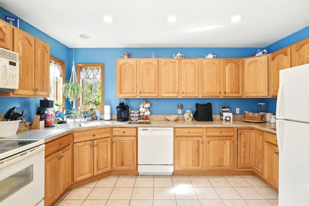 381 North Liberty, Belchertown, MA 01007