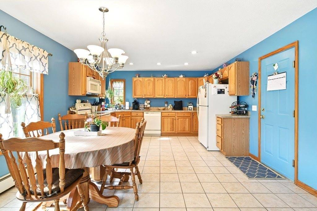 381 North Liberty, Belchertown, MA 01007