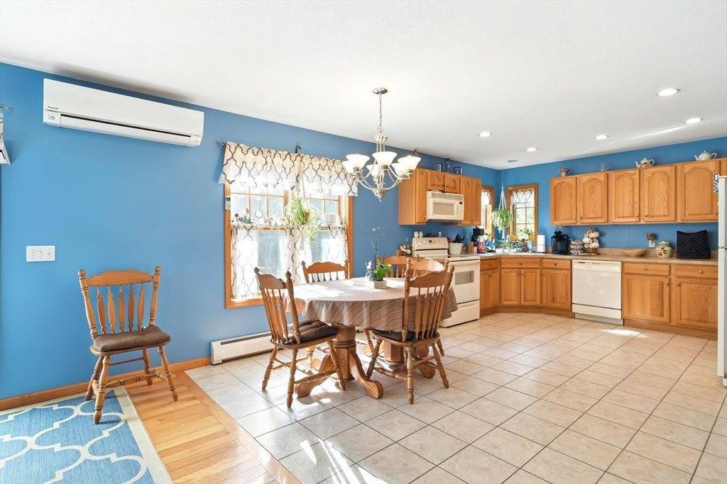 381 North Liberty, Belchertown, MA 01007