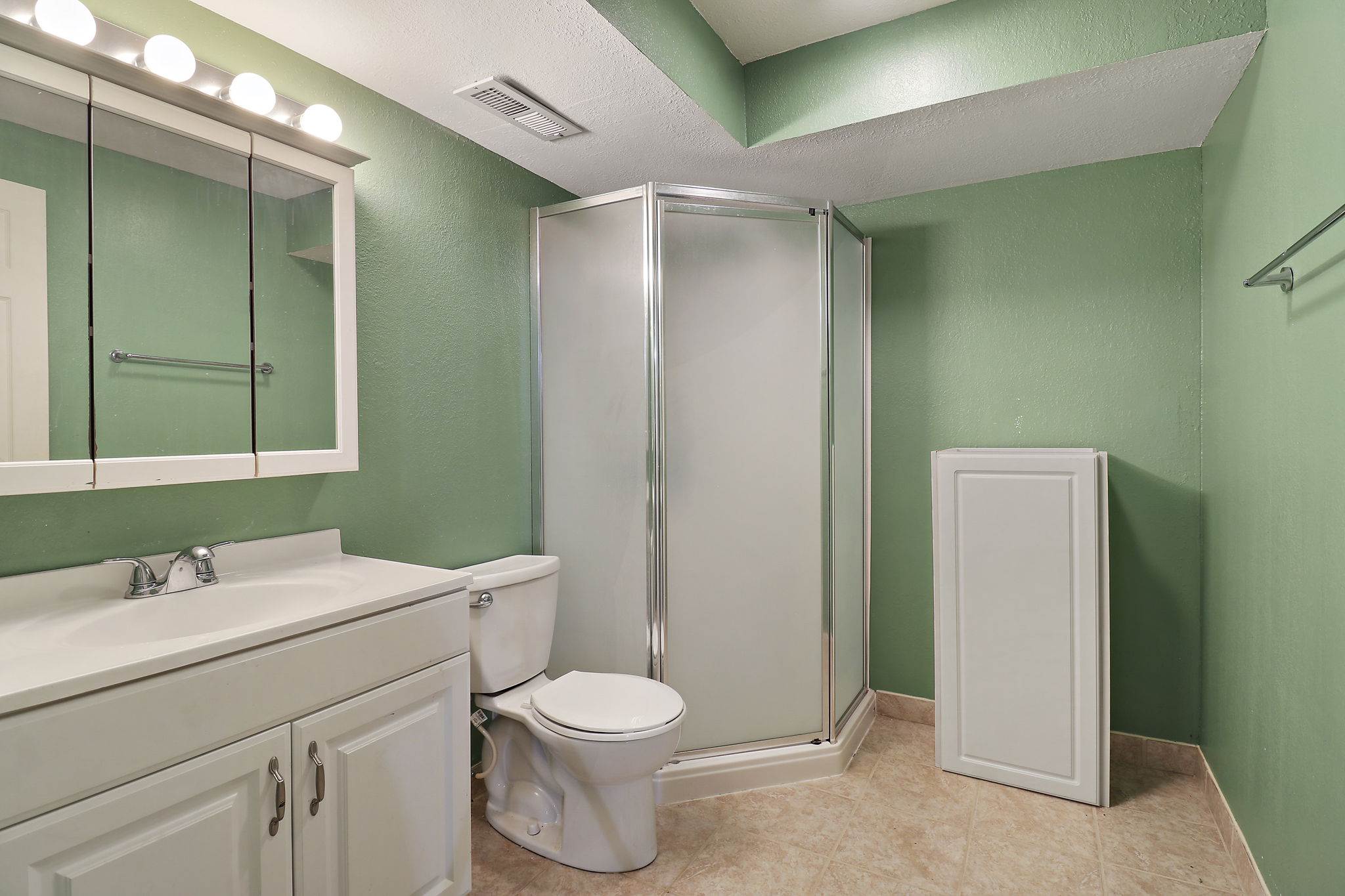 11418 61st St, Kenosha, WI 53142