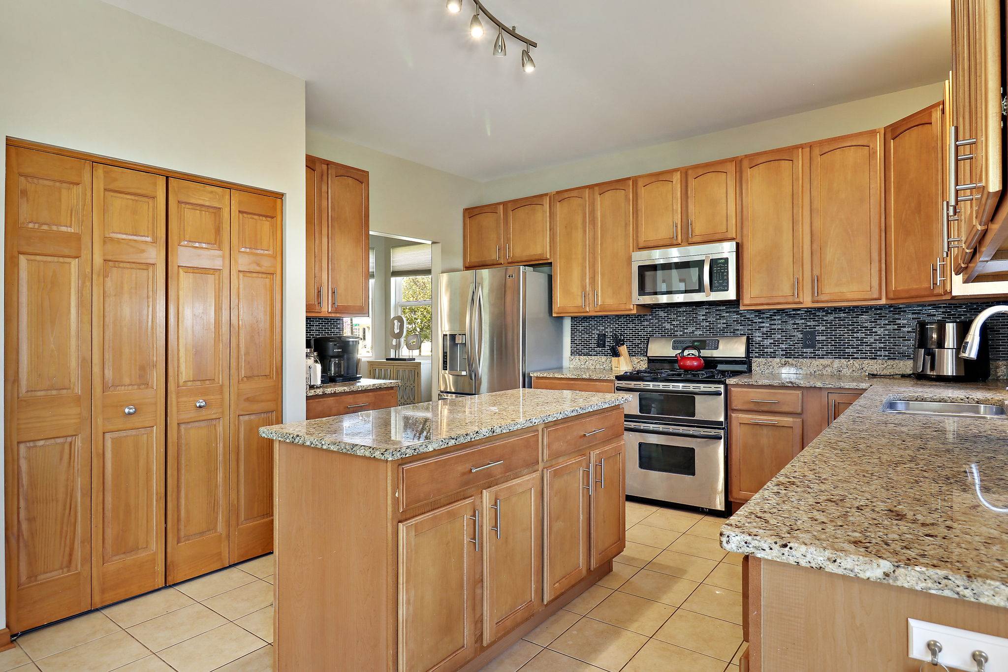 11418 61st St, Kenosha, WI 53142