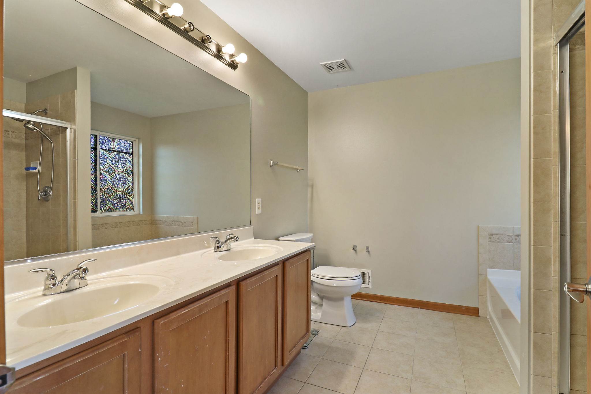 11418 61st St, Kenosha, WI 53142